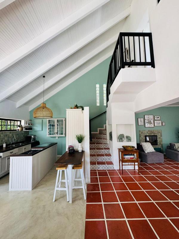 To Let 5 Bedroom Property for Rent in Sandbaai Western Cape